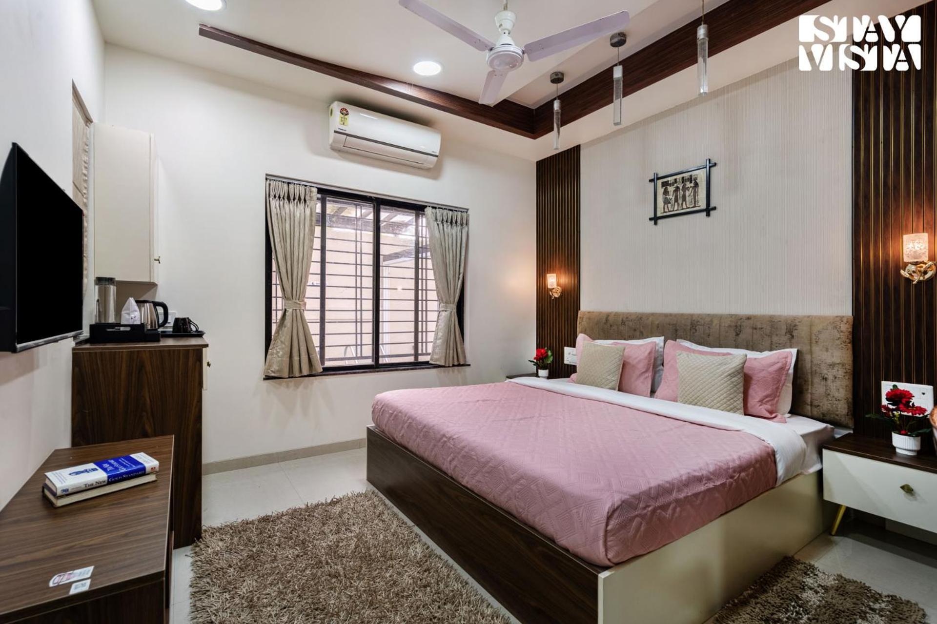 Serenity Meadows With Pool By Veo - Part Of Stayvista Nashik Esterno foto